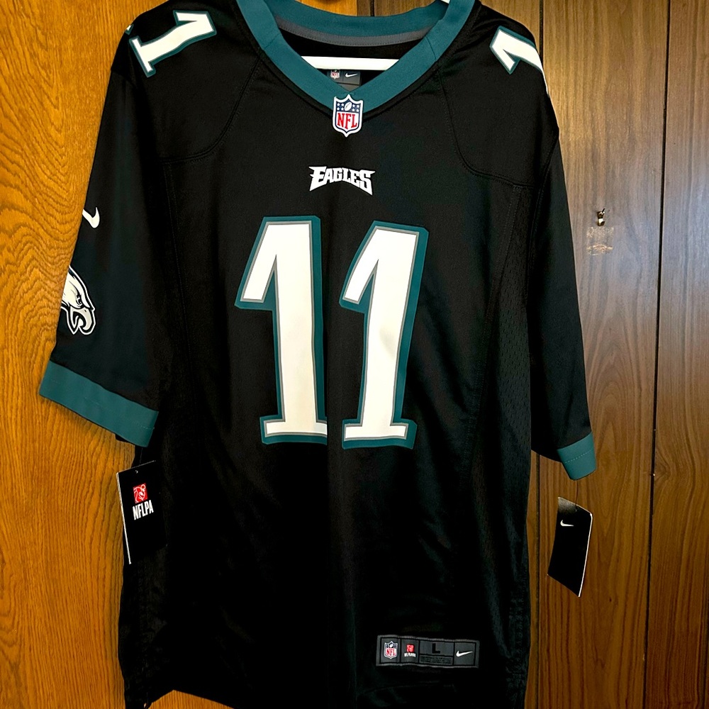 Philadelphia Eagles Carson Wentz Jersey.  Nike, Men’s size Large